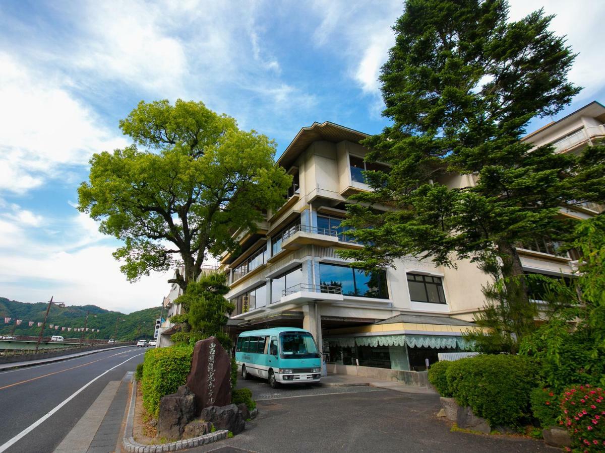 Iwakuni Kokusai Kanko Hotel Exteriör bild