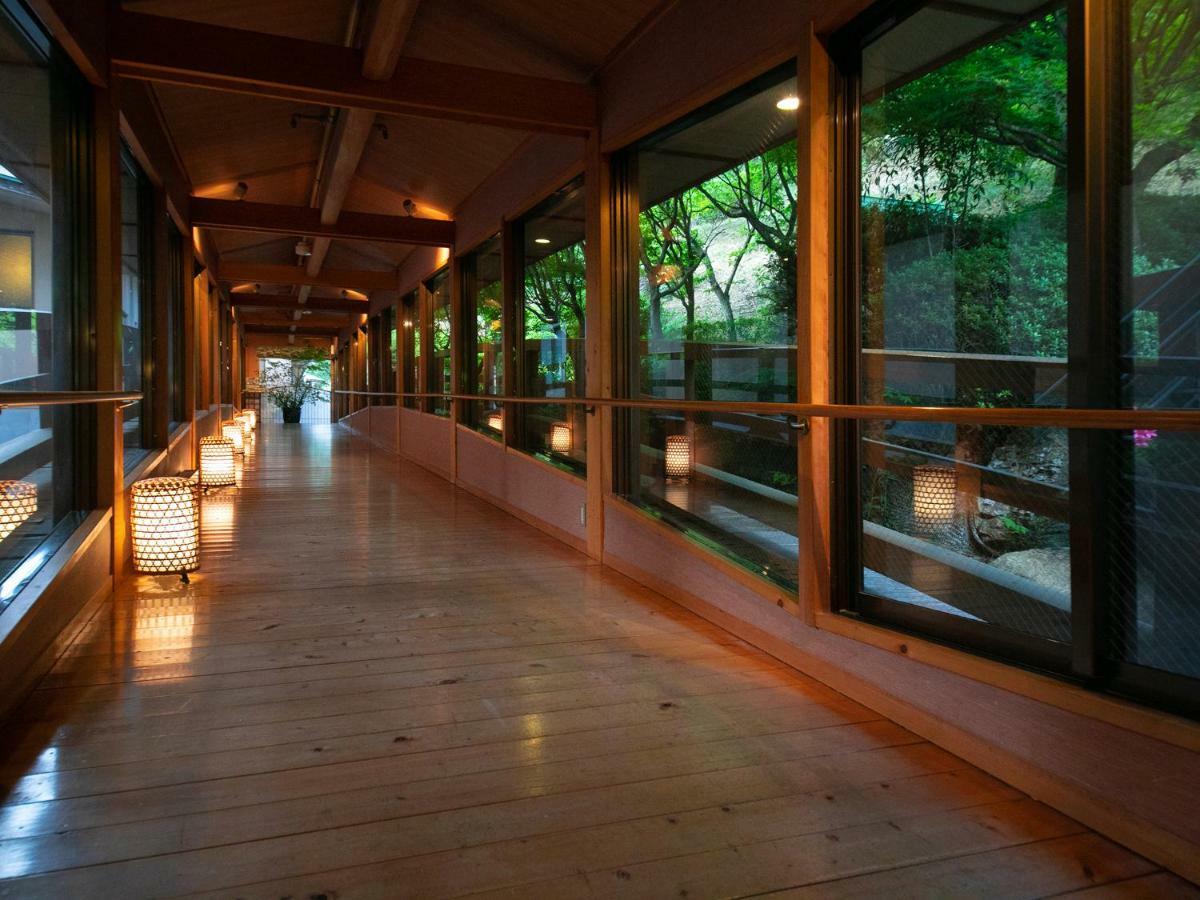 Iwakuni Kokusai Kanko Hotel Exteriör bild