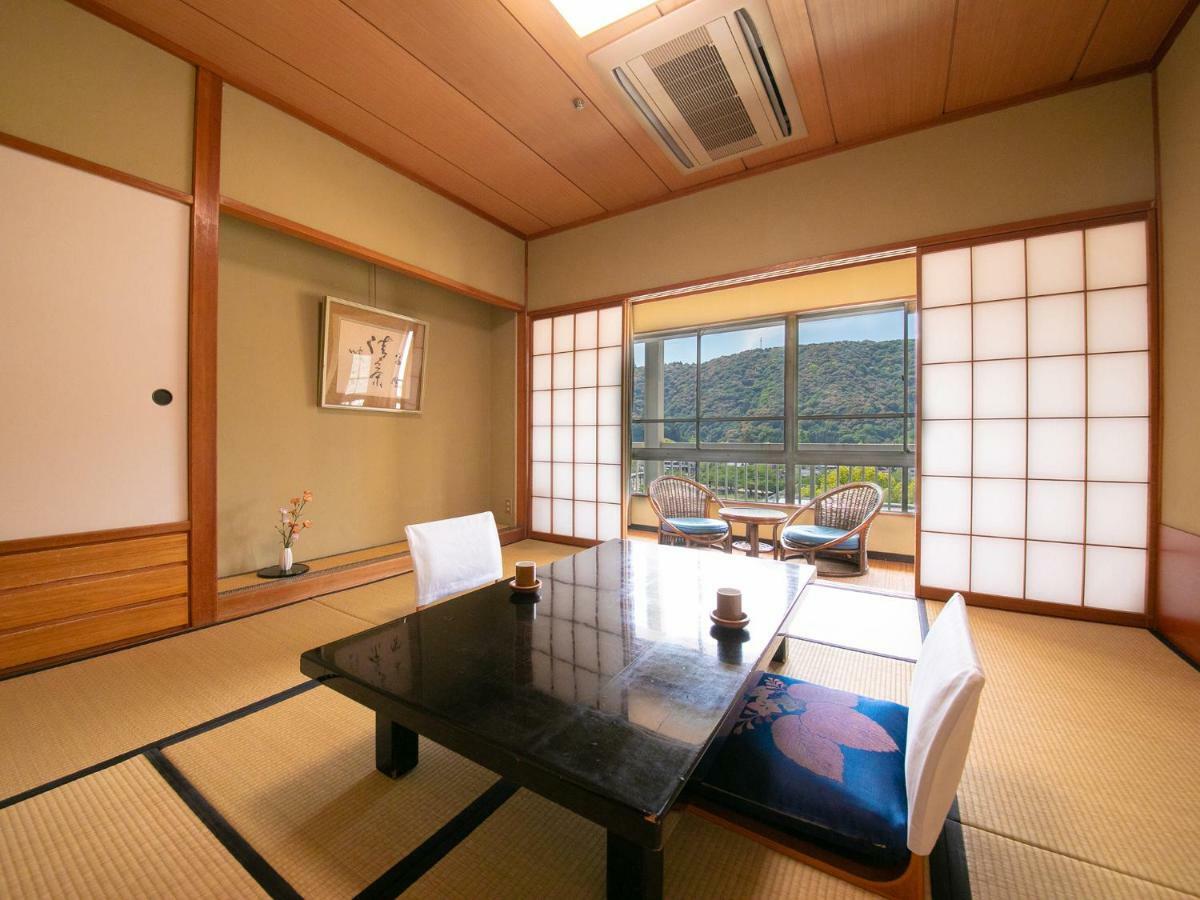 Iwakuni Kokusai Kanko Hotel Exteriör bild
