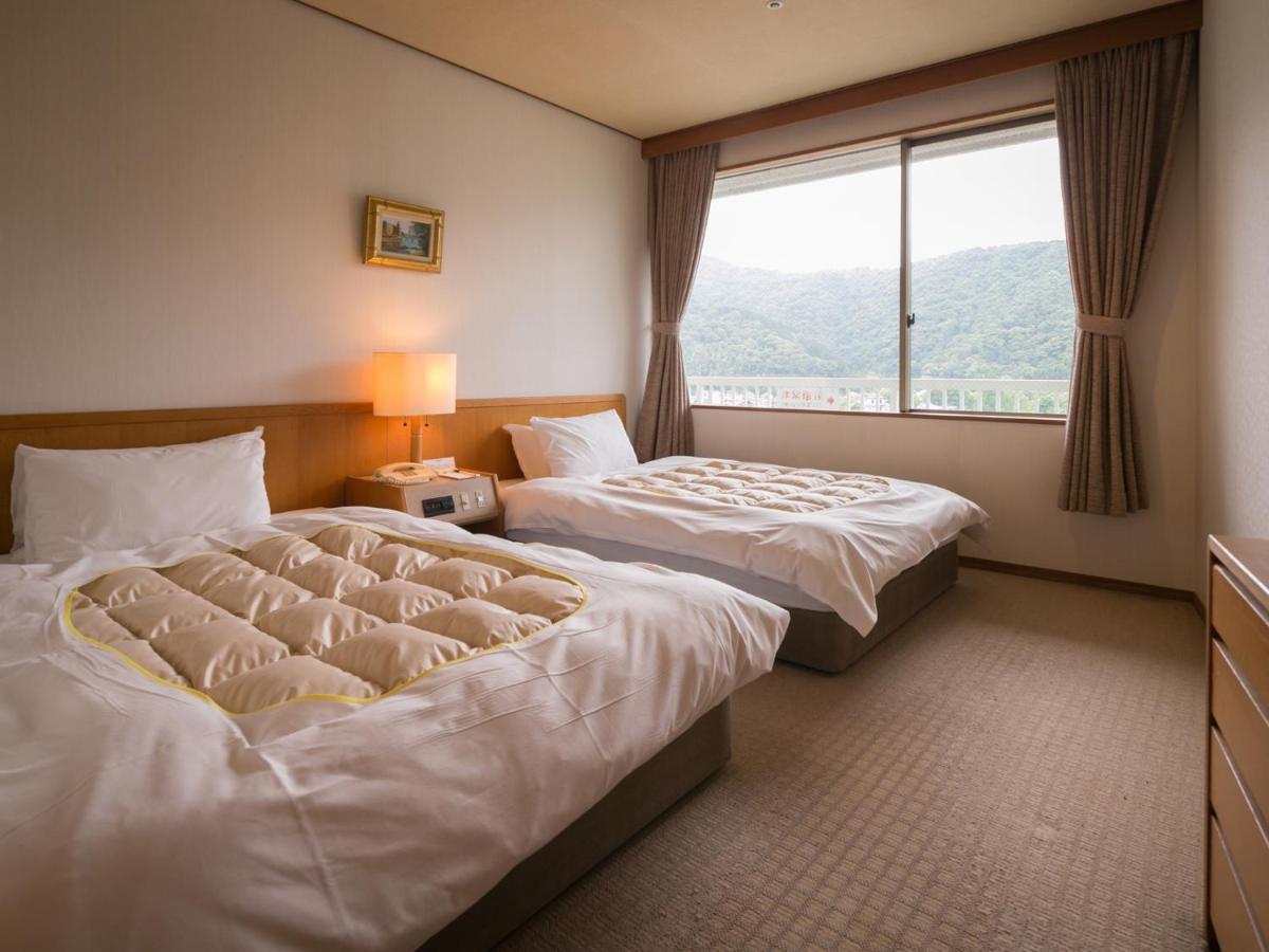 Iwakuni Kokusai Kanko Hotel Exteriör bild