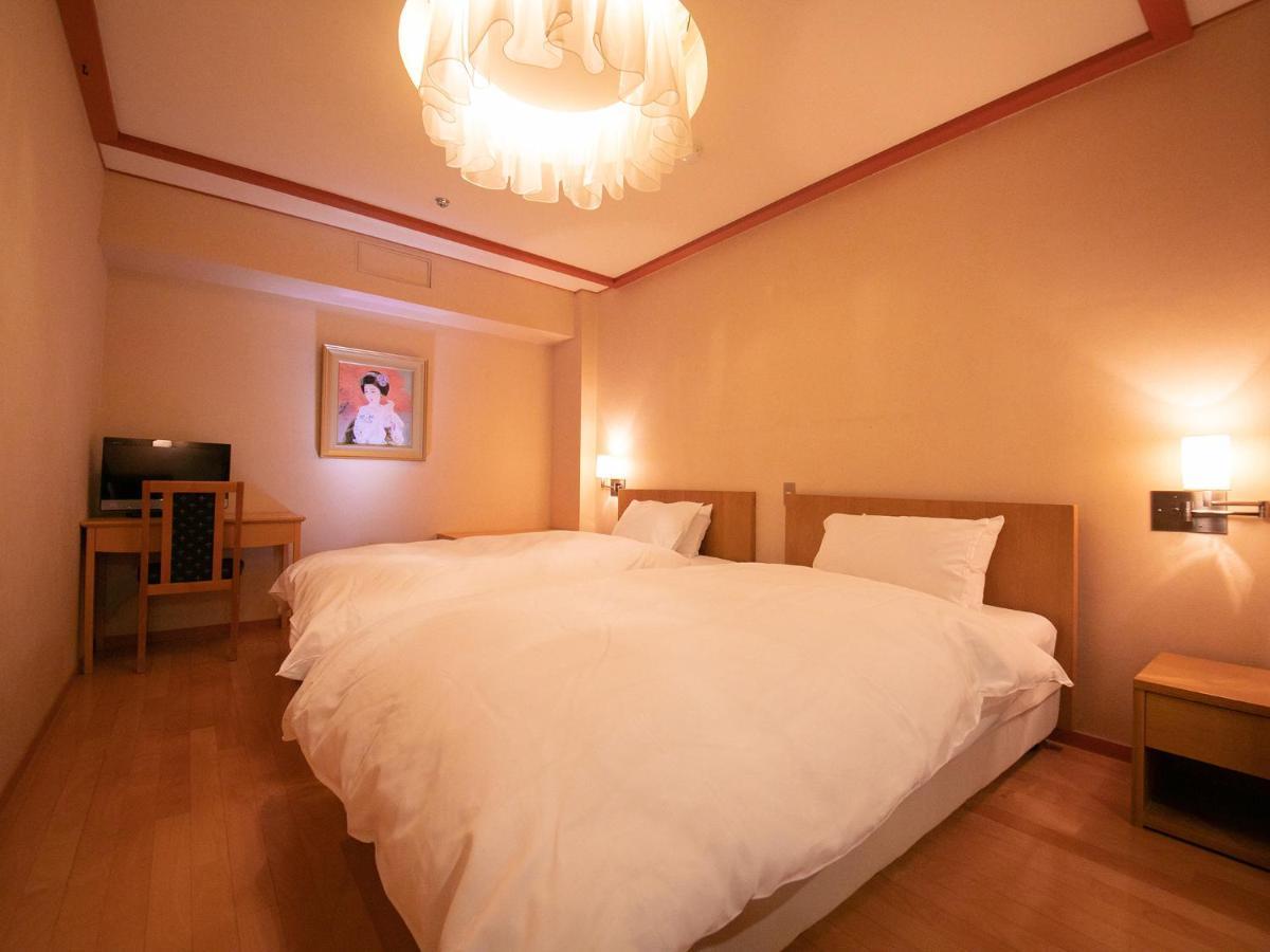 Iwakuni Kokusai Kanko Hotel Exteriör bild